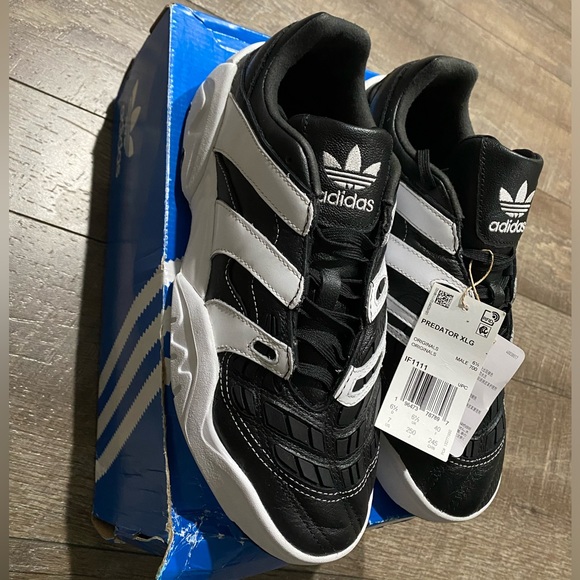 Adidas Predator sz 7 - Picture 3 of 4